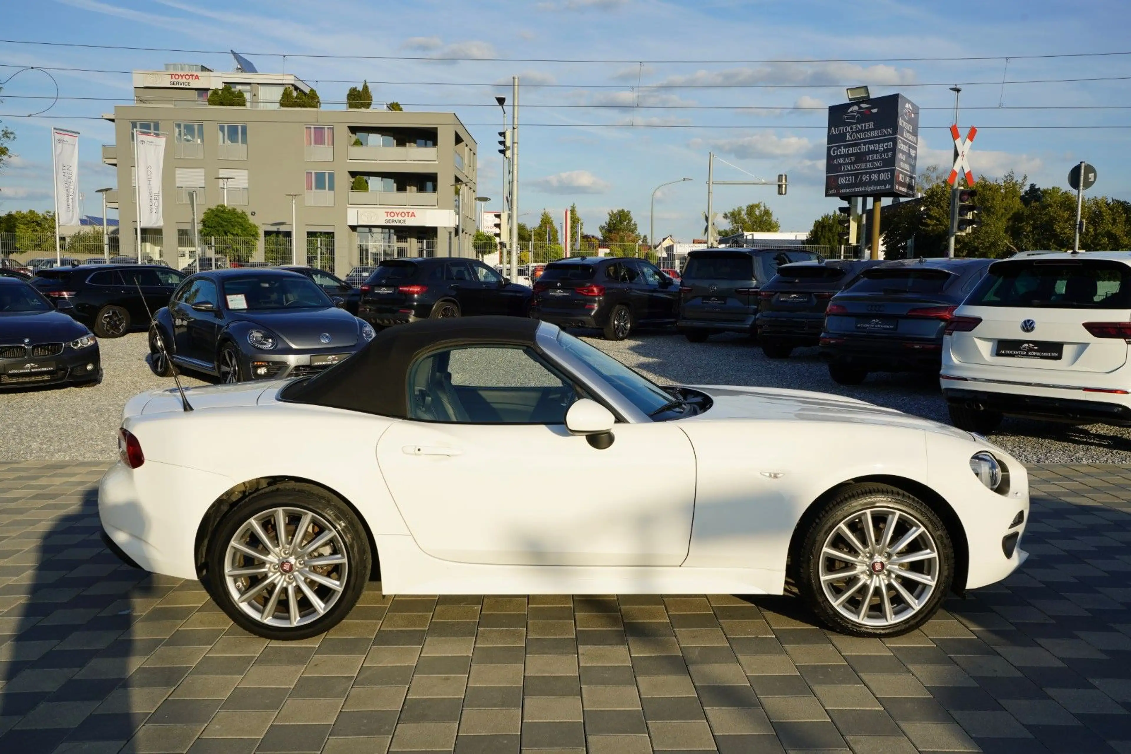 Fiat 124 Spider Lusso*1.Hand*Automatik*Kamera*Navi* — photo 4