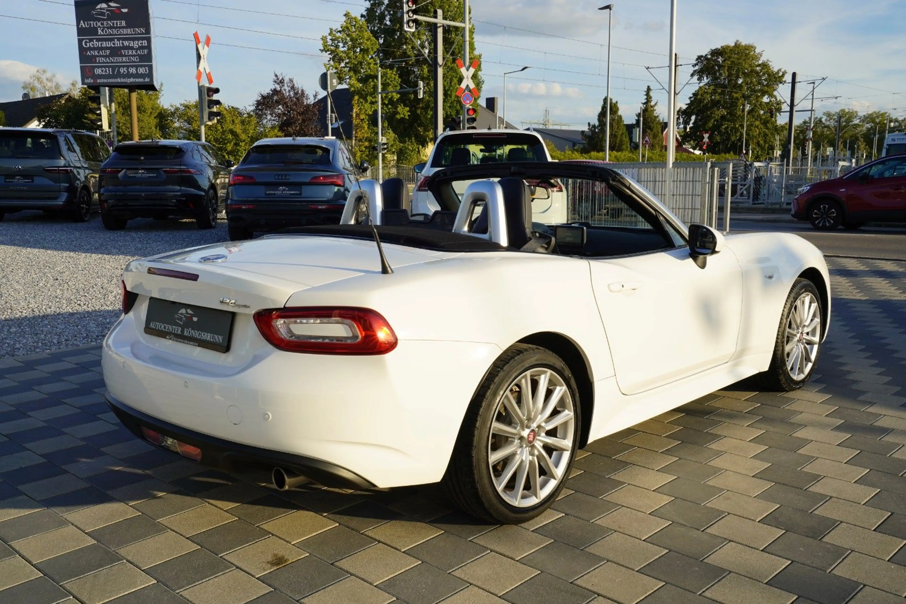 Fiat 124 Spider Lusso*1.Hand*Automatik*Kamera*Navi* — photo 9