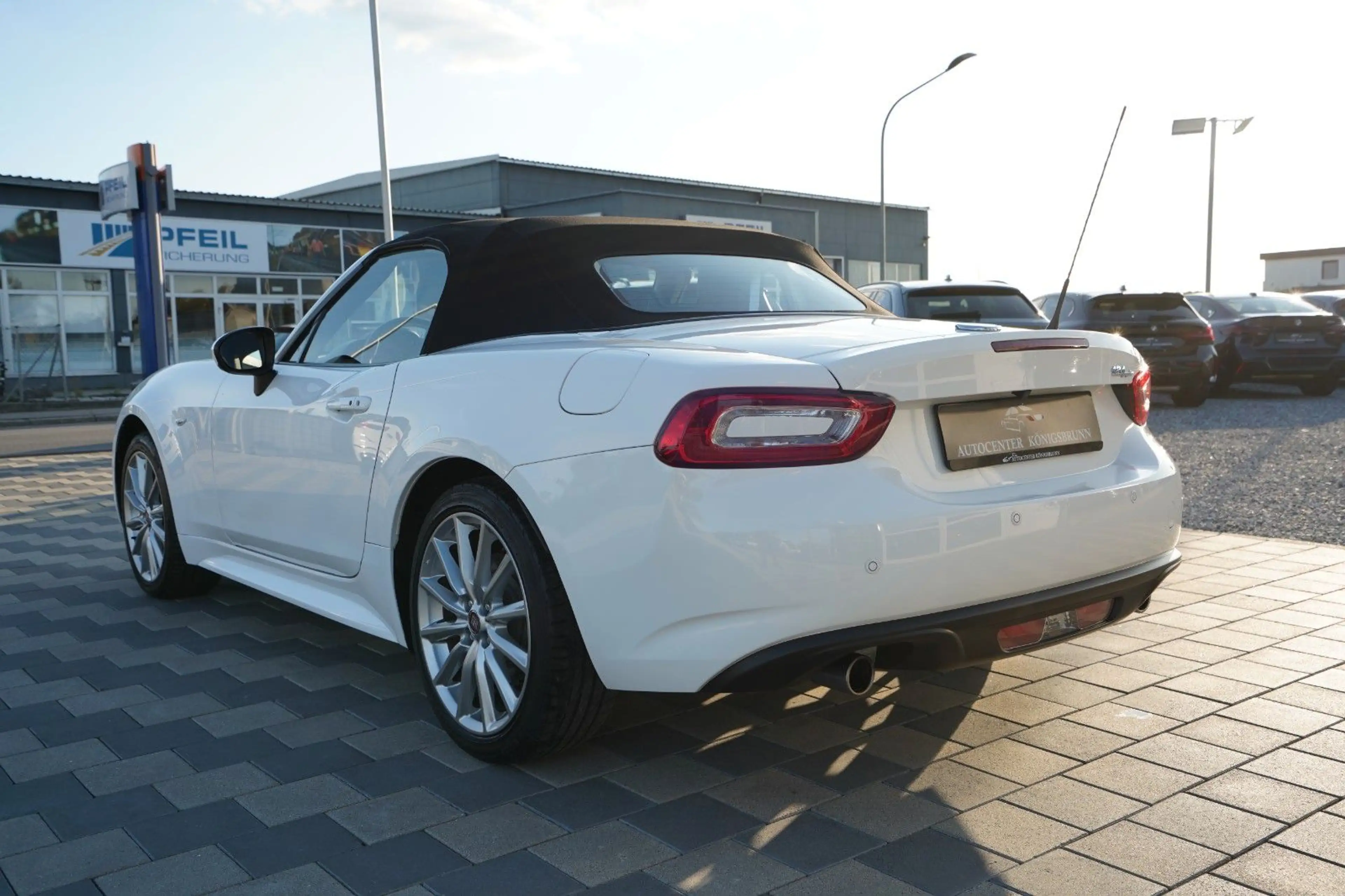 Fiat 124 Spider Lusso*1.Hand*Automatik*Kamera*Navi* — photo 7