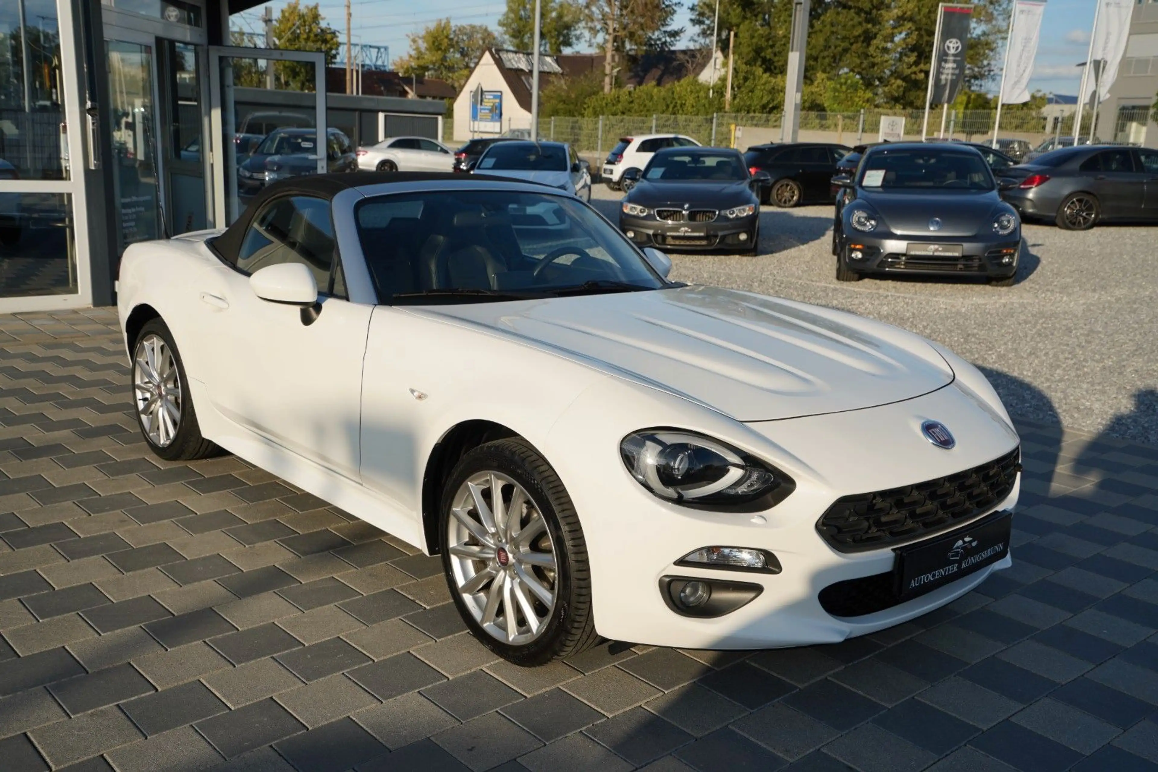 Fiat 124 Spider Lusso*1.Hand*Automatik*Kamera*Navi* — photo 3