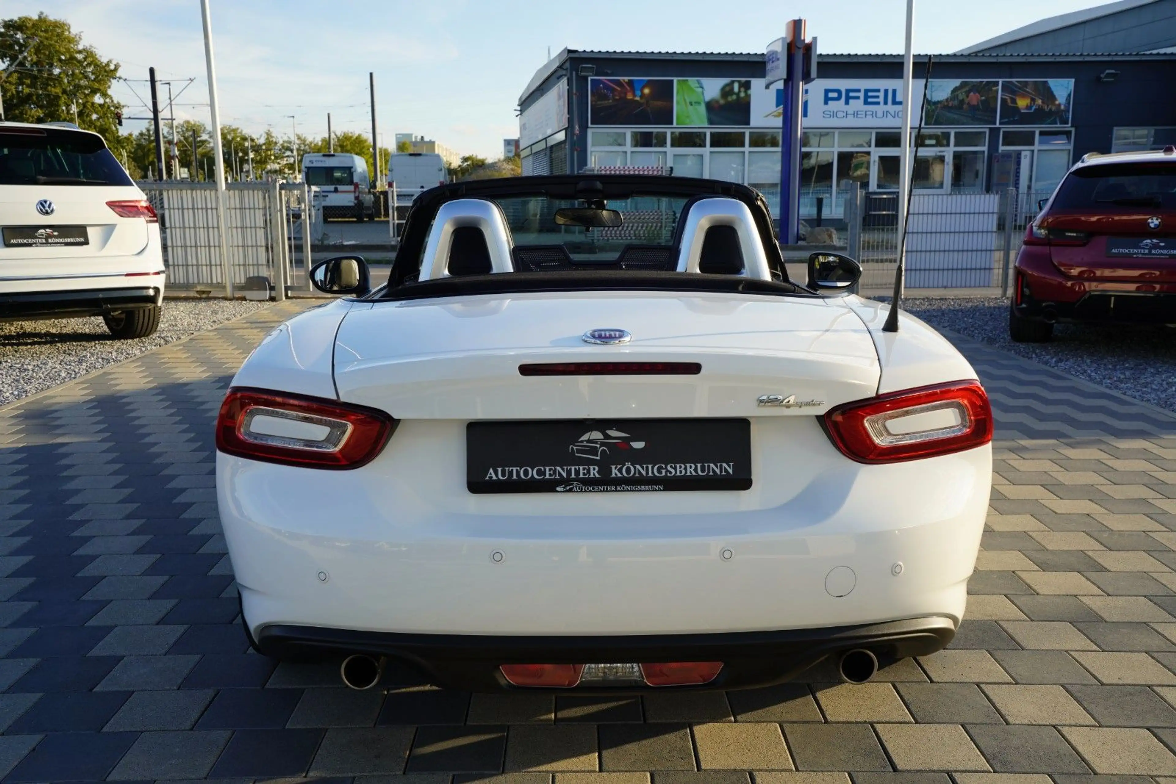 Fiat 124 Spider Lusso*1.Hand*Automatik*Kamera*Navi* — photo 11