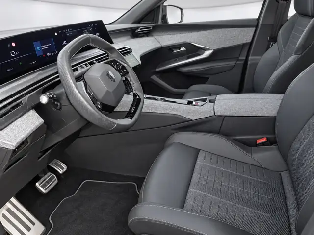 Peugeot 5008 view 4