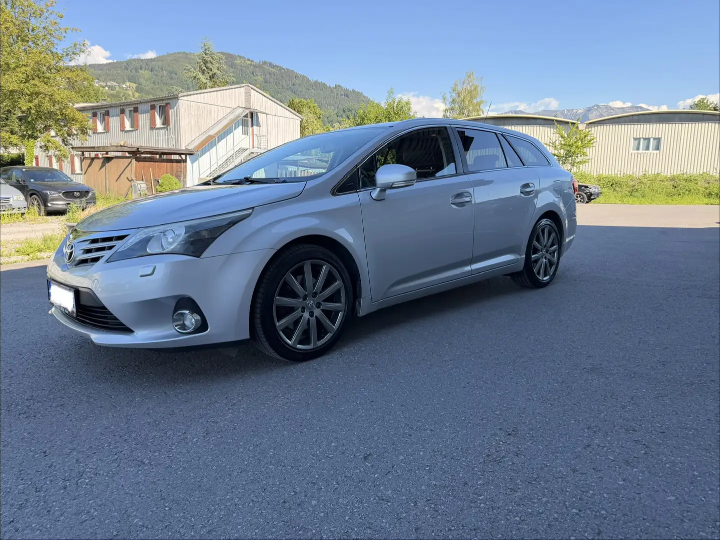 Toyota Avensis 2,2 D4-D 150 D-CAT Executive Aut. - 2