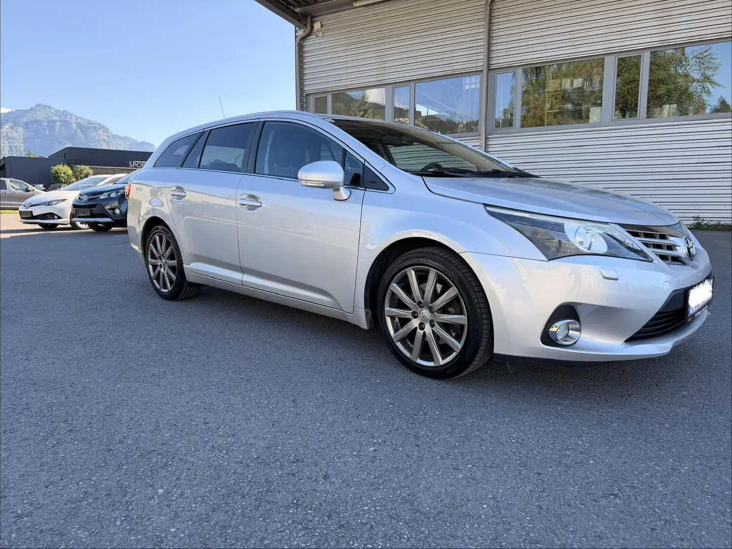Toyota Avensis 2,2 D4-D 150 D-CAT Executive Aut. - 1