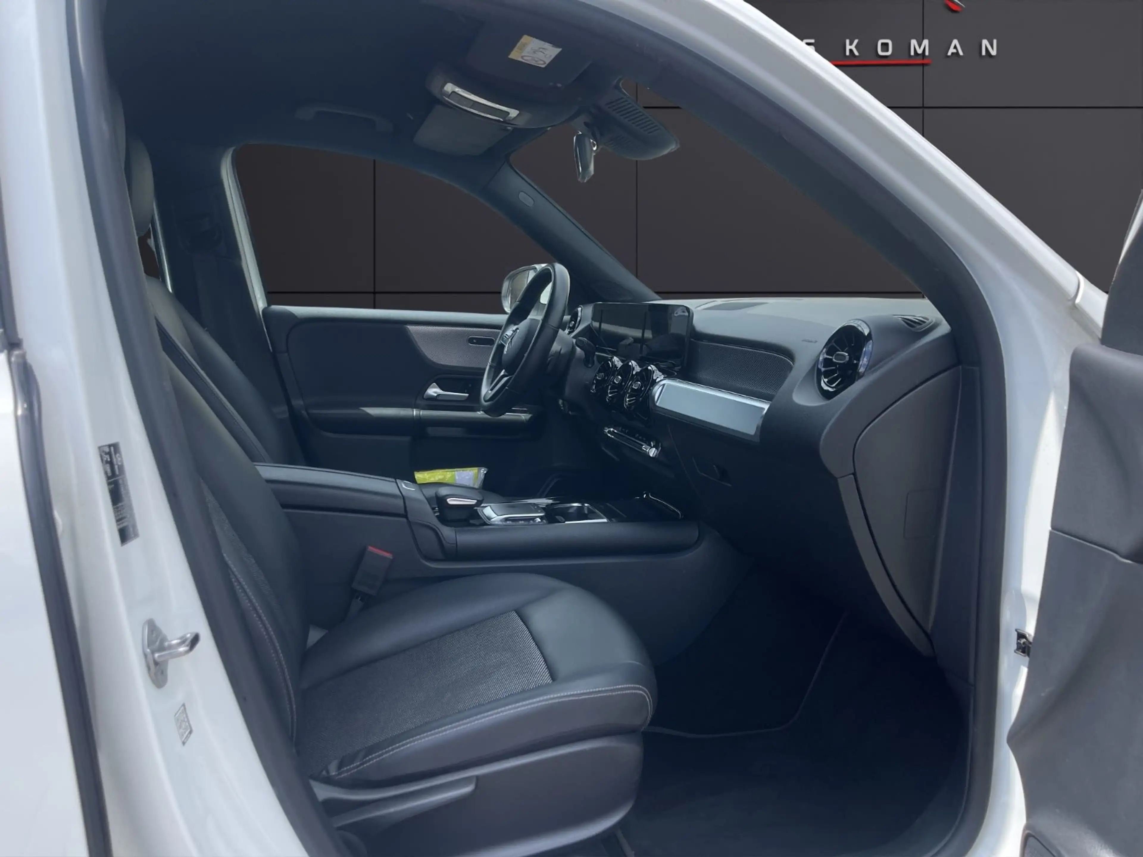 Mercedes-Benz GLB 200 d*AUTOM.*KAMERA*1.GAR*WIDESCREEN*S-HEFT* — photo 12