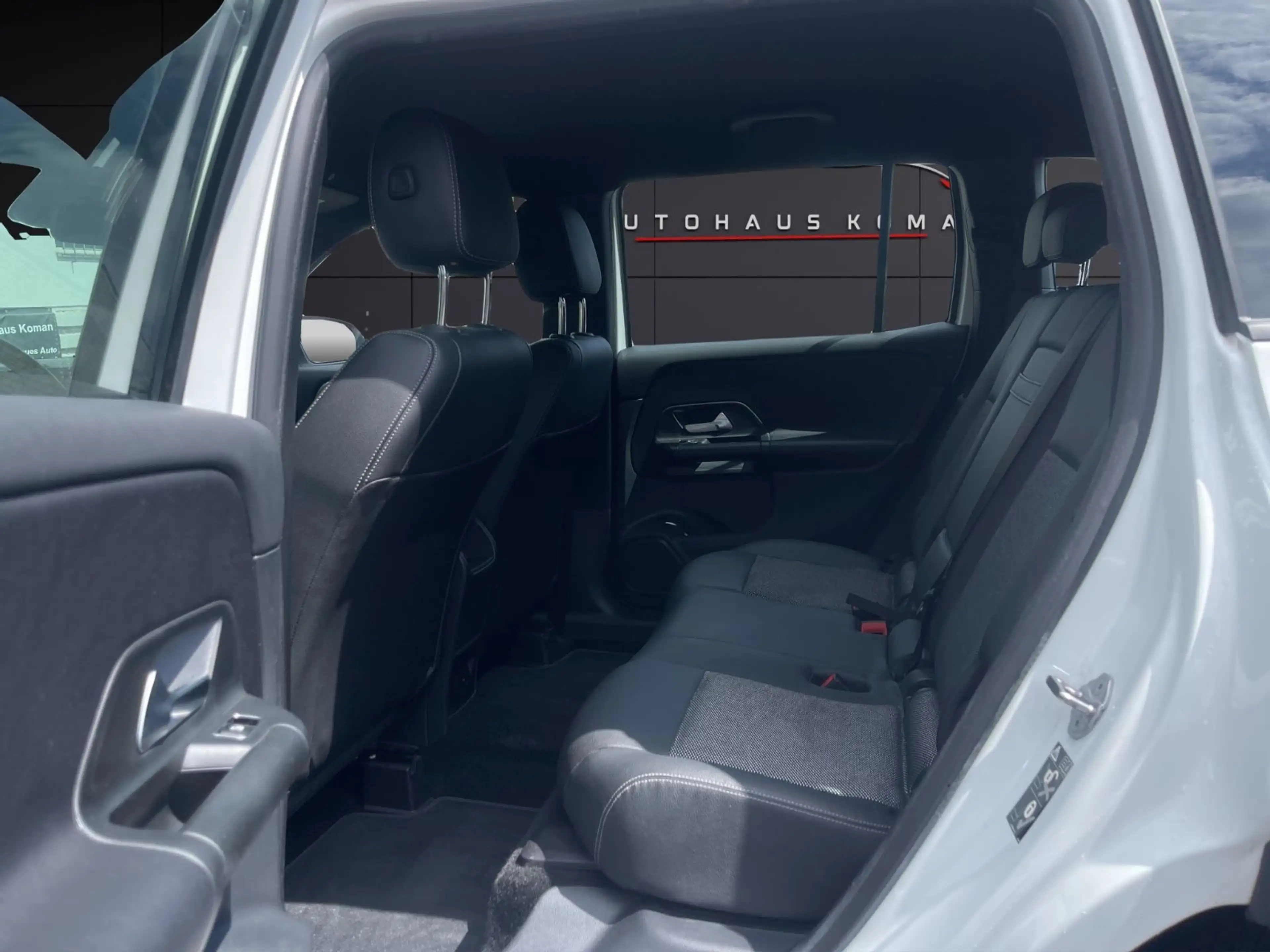 Mercedes-Benz GLB 200 d*AUTOM.*KAMERA*1.GAR*WIDESCREEN*S-HEFT* — photo 11