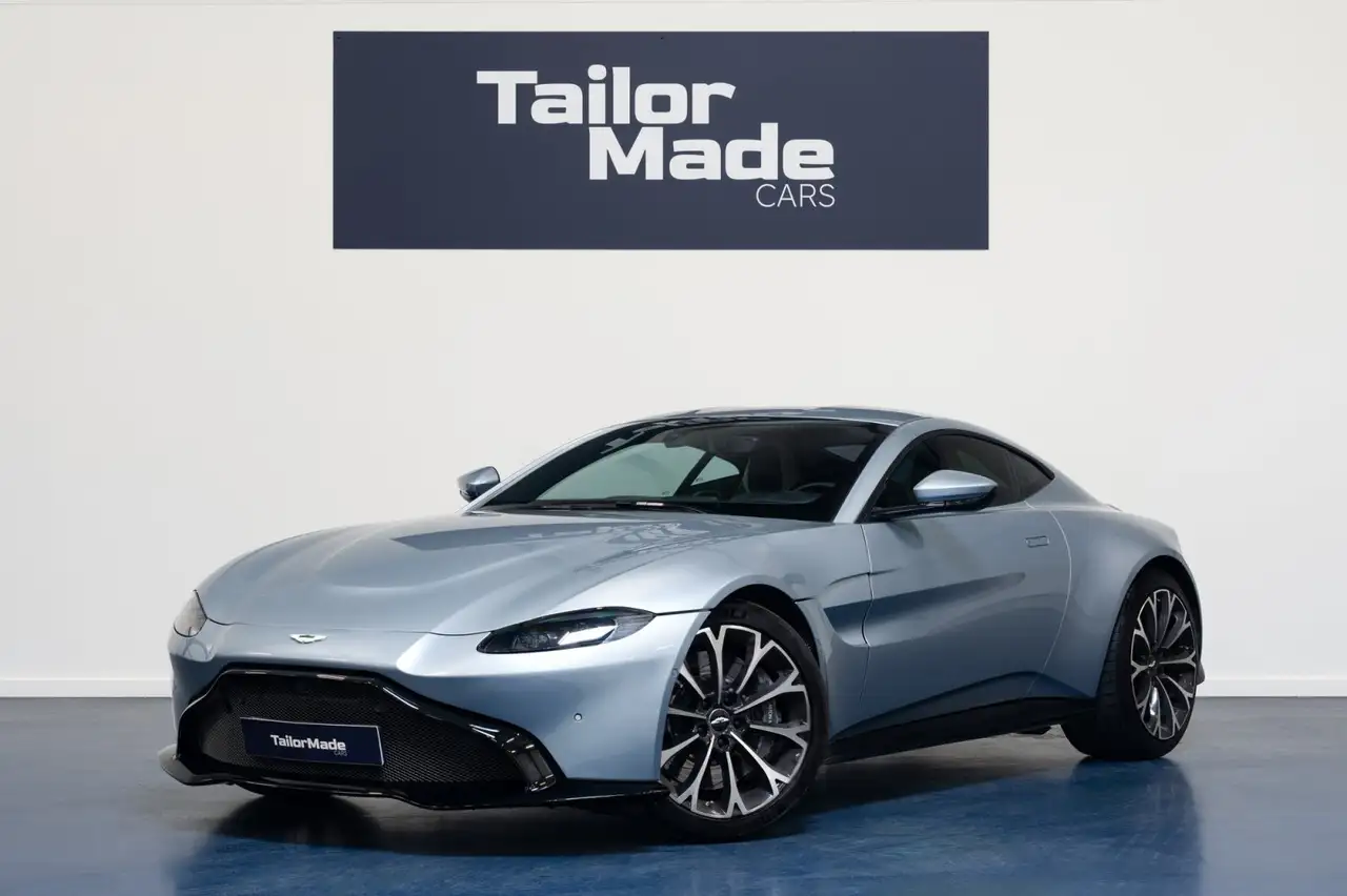 Aston Martin V8
