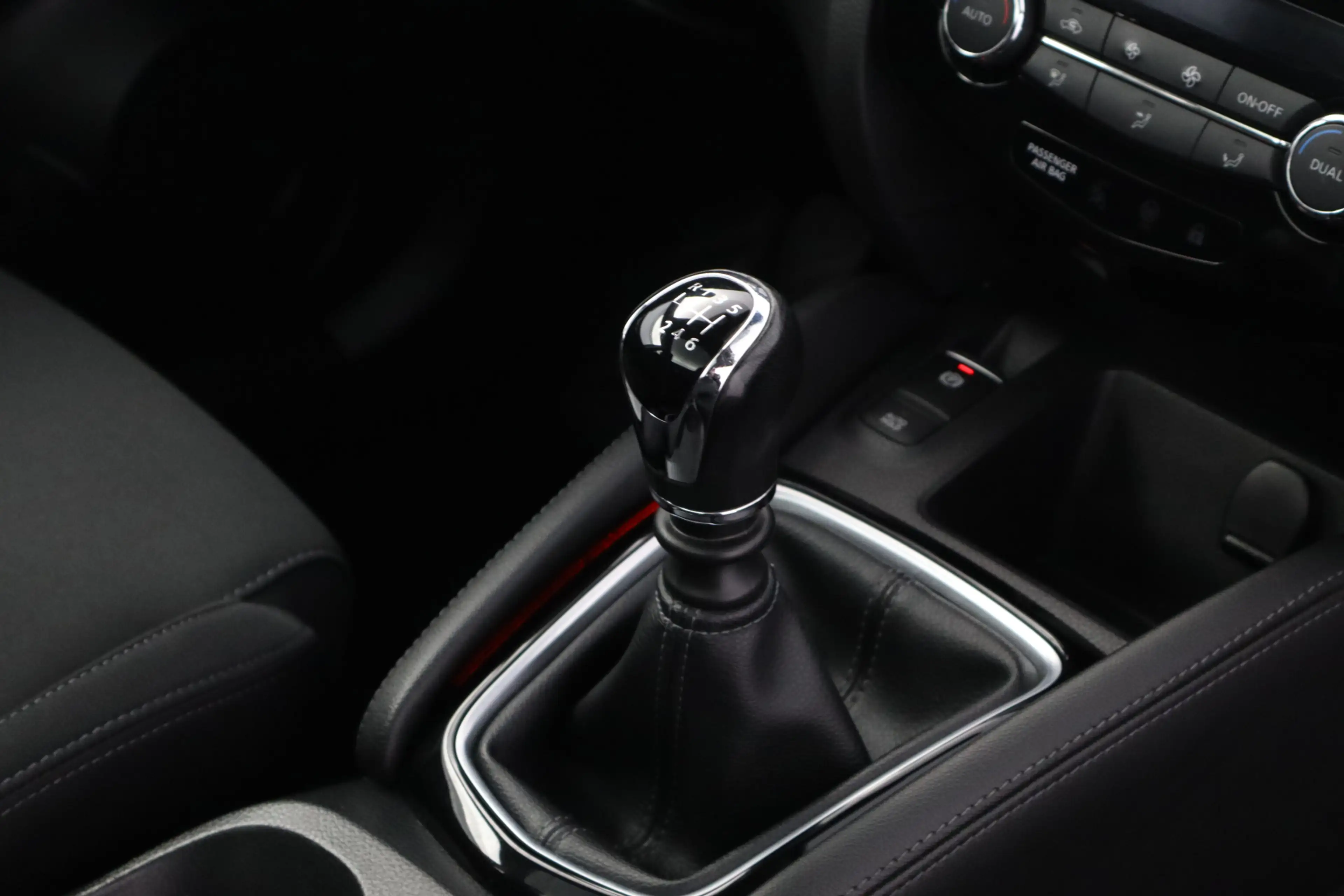Nissan Qashqai 1.2 N-Connecta/ Panorama-Dak/ 18'' LMV/ Extra geti — photo 26