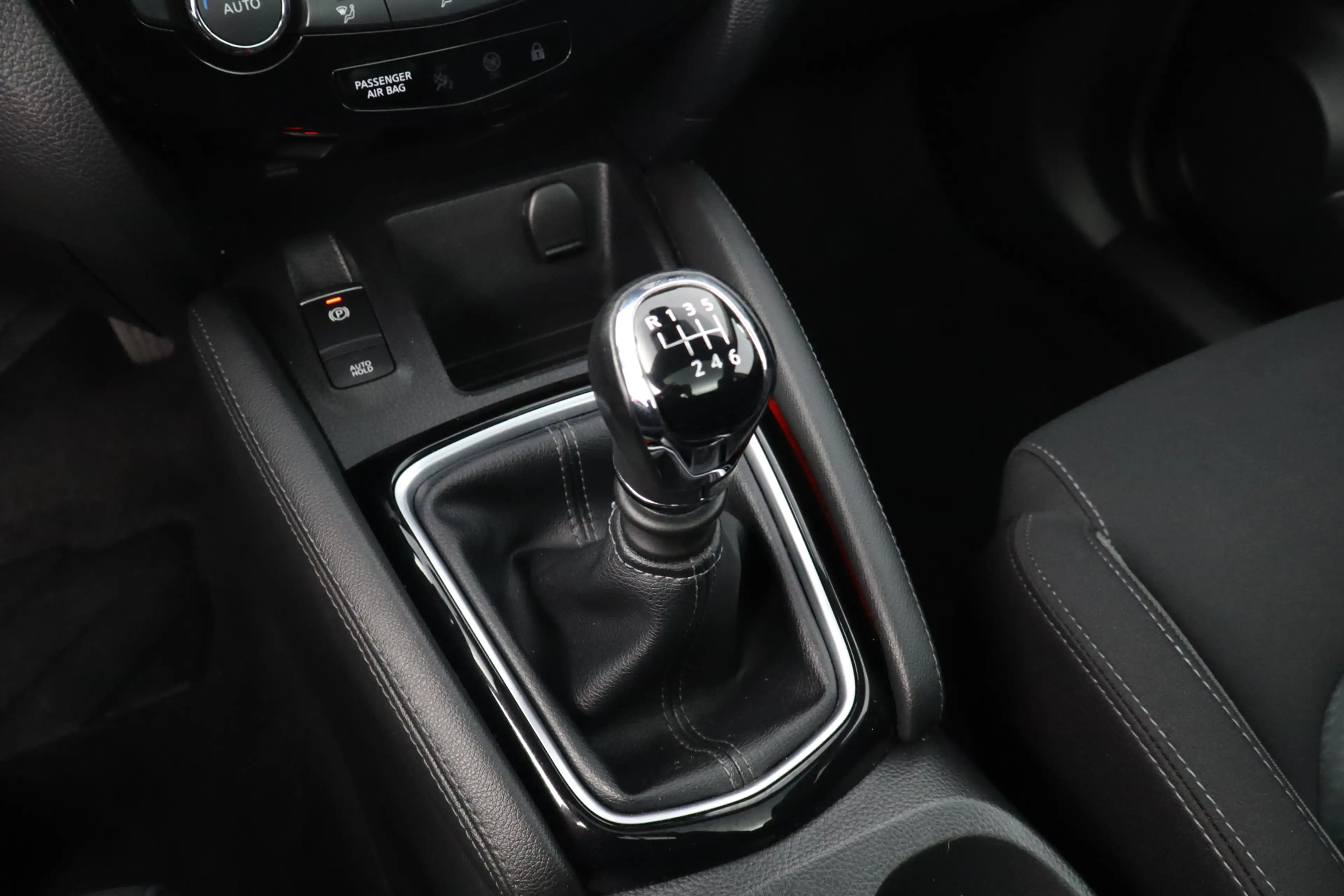 Nissan Qashqai 1.2 N-Connecta/ Panorama-Dak/ 18'' LMV/ Extra geti — photo 22