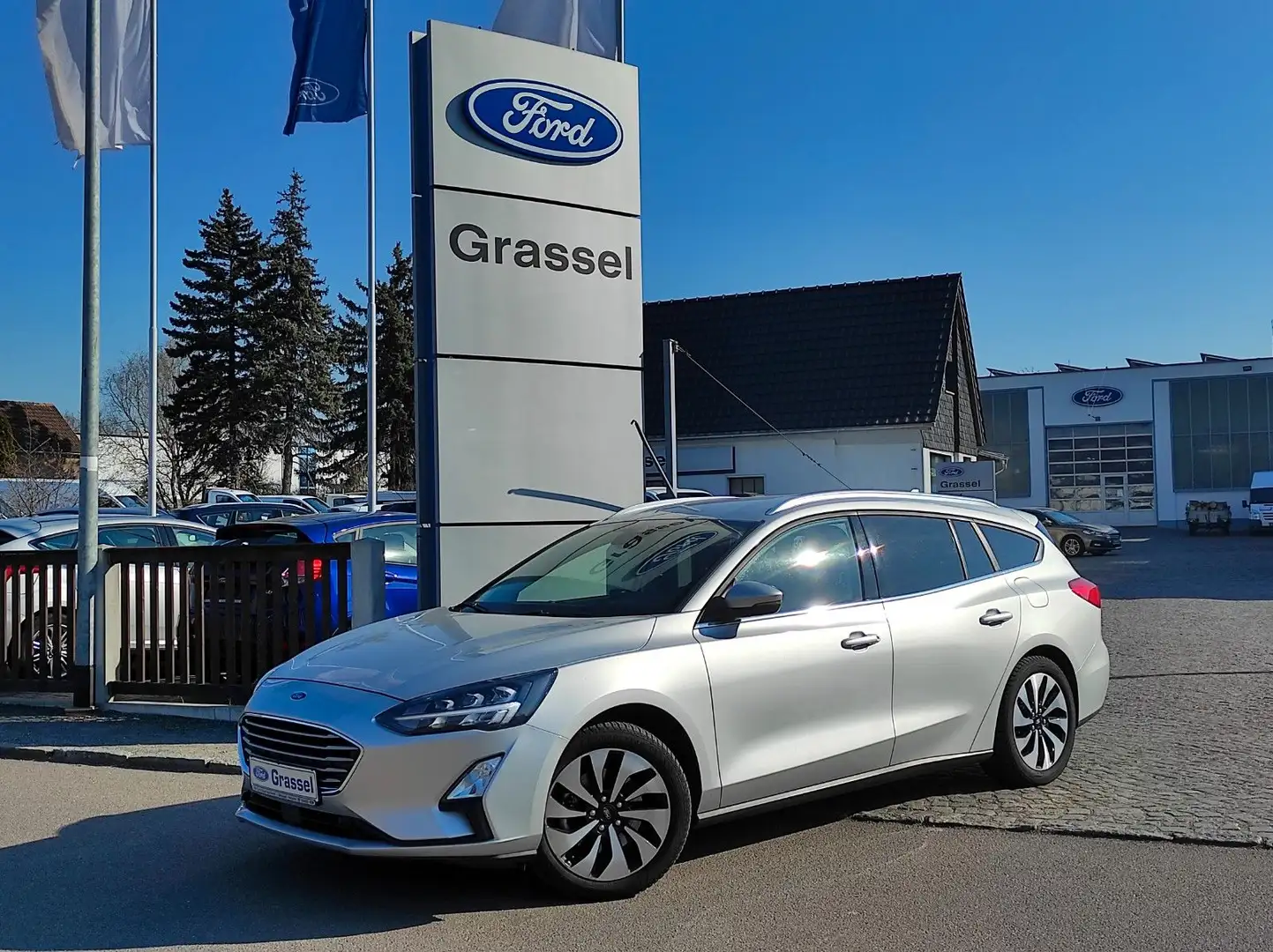 Ford Focus Turnier Cool&Connect *Sicht-&Winterpaket* Silber - 1