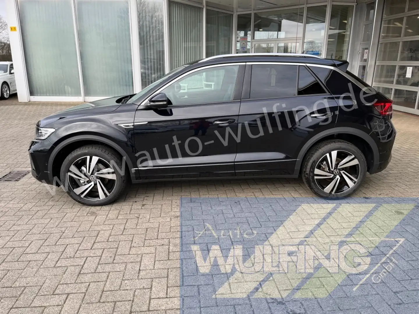 Volkswagen T-Roc R-LINE 1.5 TSI-OPF DSG IQ DRIVE Schwarz - 2