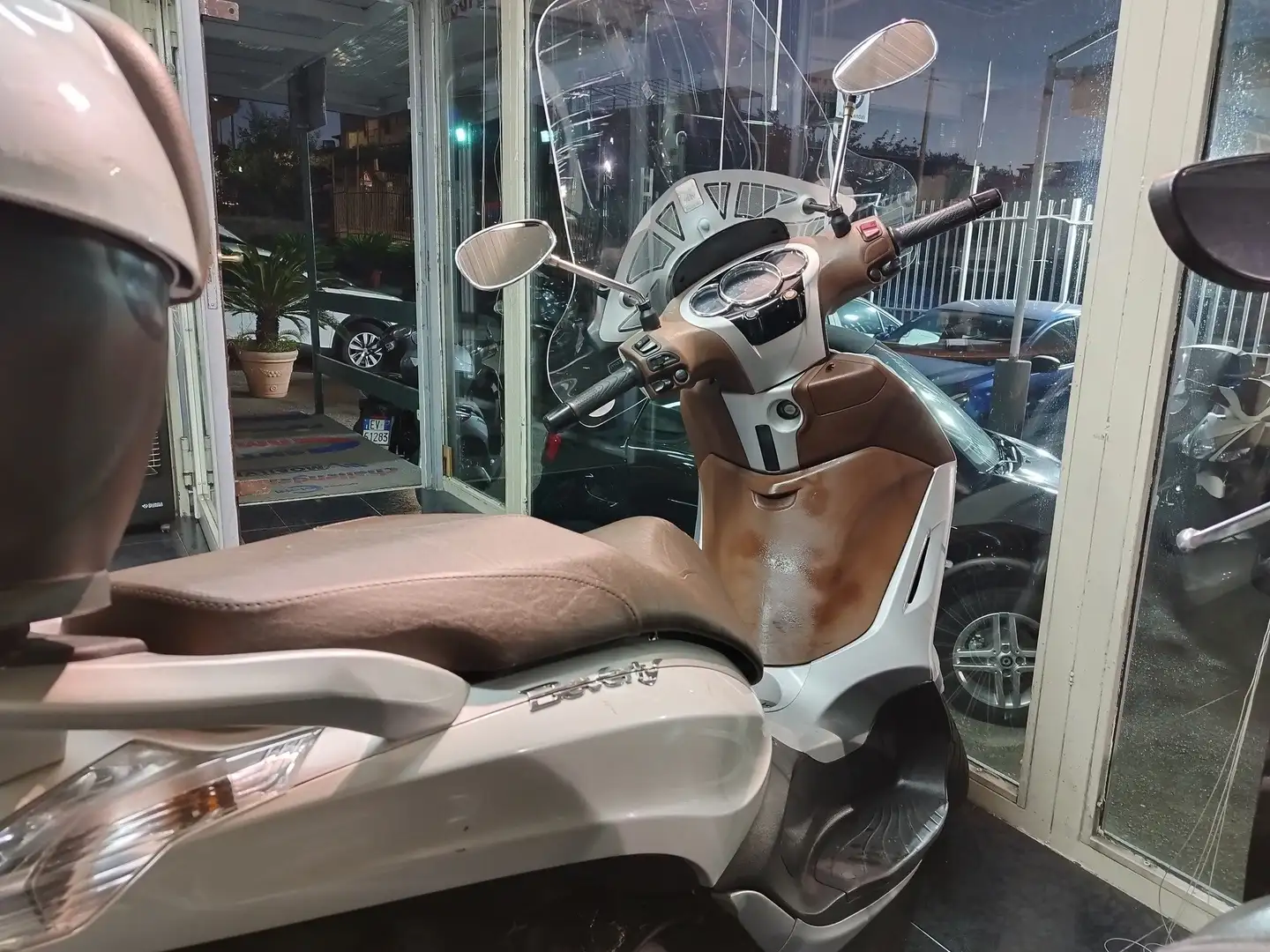 Piaggio Beverly 300 abs Blanc - 2
