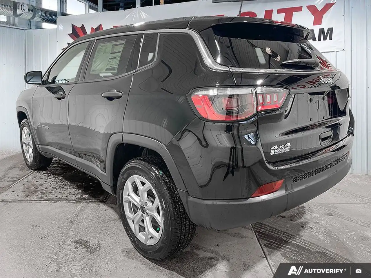 Jeep Compass photo Jeep Compass