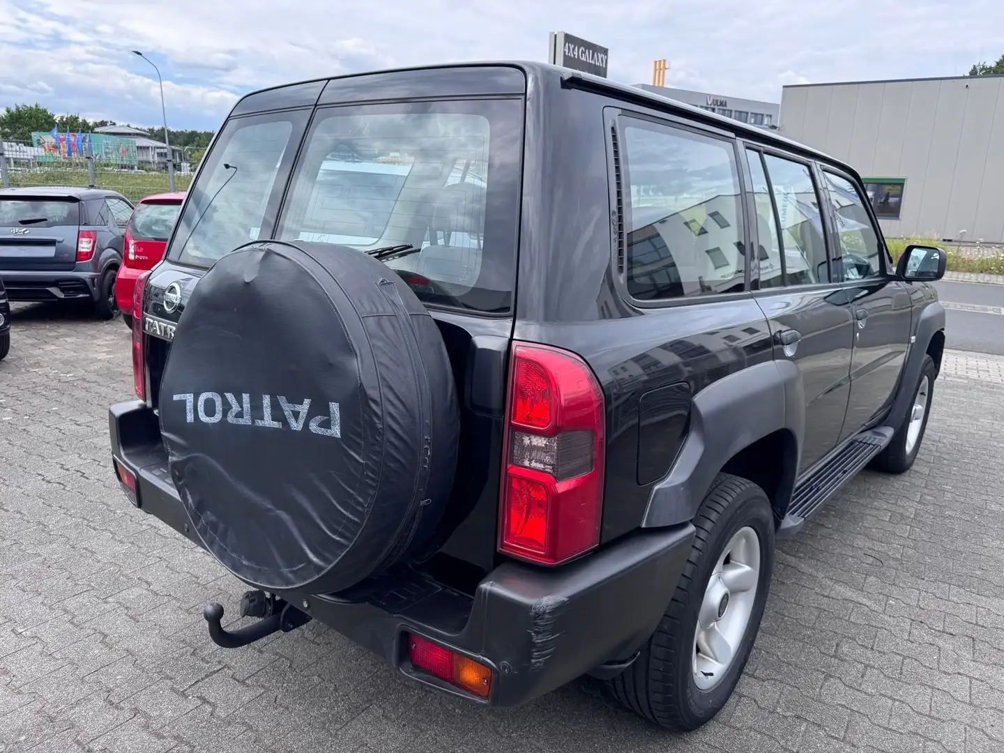 Nissan Patrol 3.0l TD, Comfort Schwarz - 2