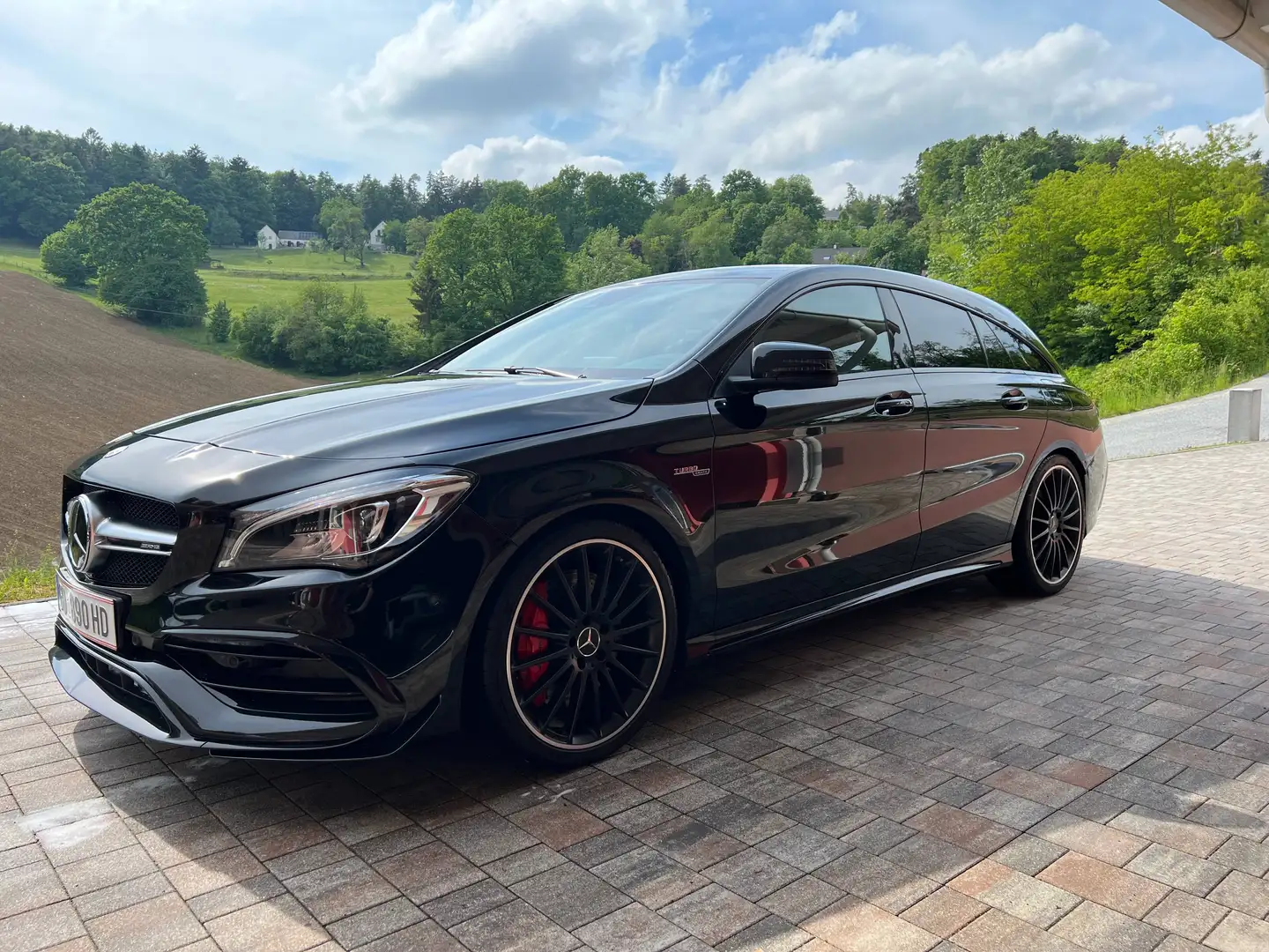 Mercedes-Benz CLA 45 AMG CLA 45 AMG Shooting Brake 4MATIC Aut. AMG Schwarz - 2