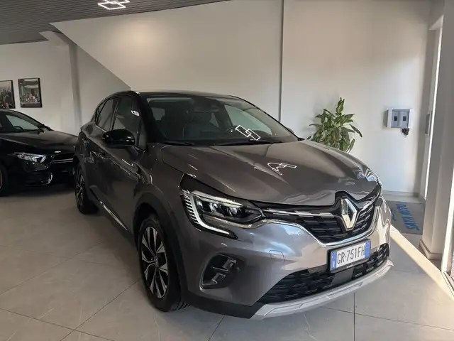 2023 Renault Captur in Grey for sale