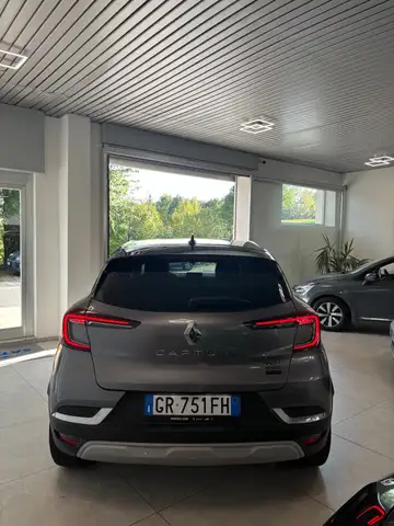Renault Captur view 4