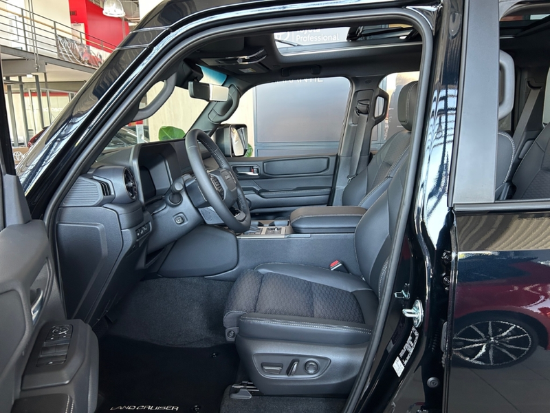 Toyota Land Cruiser 2.8 D-4D Mild-Hybrid Lounge Panorama — photo 9