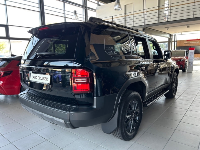 Toyota Land Cruiser 2.8 D-4D Mild-Hybrid Lounge Panorama — photo 3