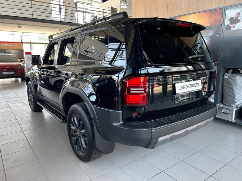Toyota Land Cruiser 2.8 D-4D Mild-Hybrid Lounge Panorama — photo 5