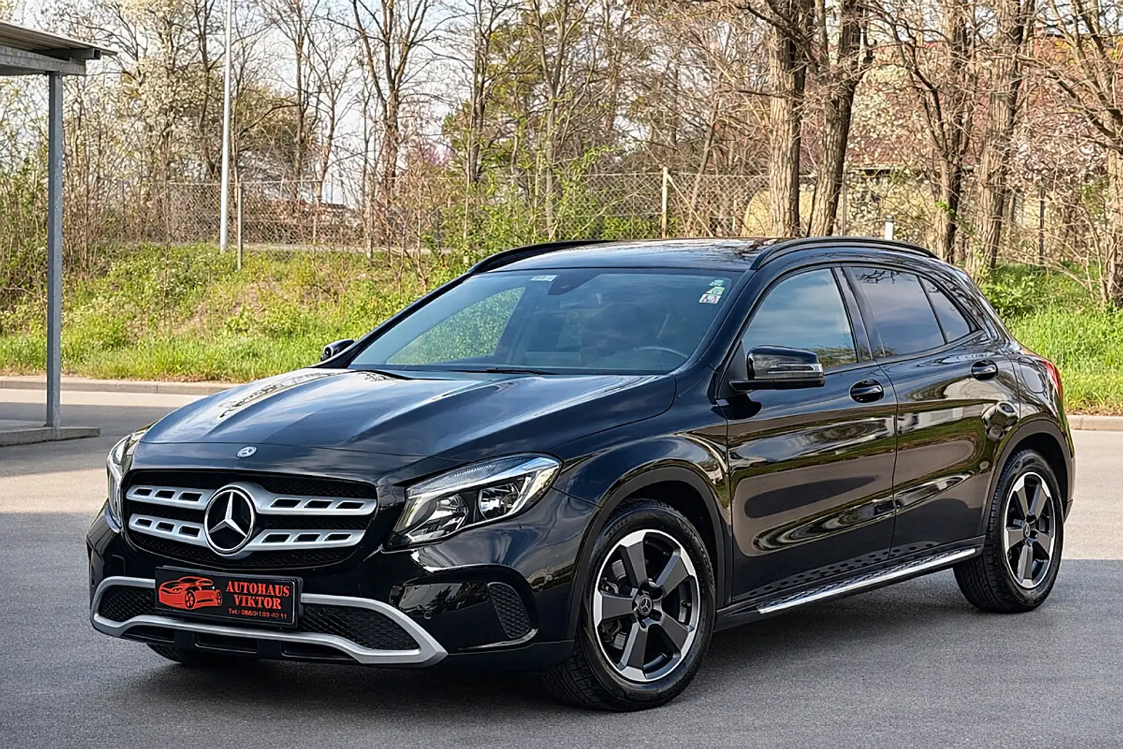 Mercedes-Benz GLA 180 d*12 MONATE GARANTIE,PICKERL NEU* Schwarz - 1