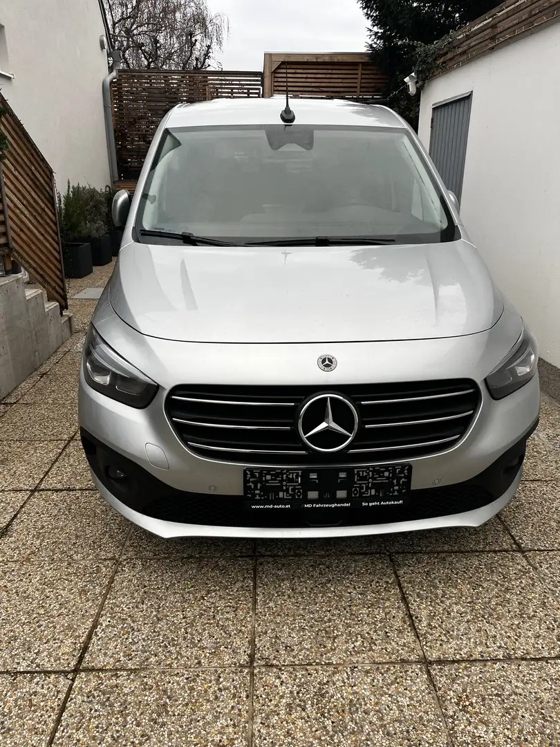 Mercedes-Benz T-Klasse T-Klasse Lang 180 Progressive Aut. Progressive Silber - 1