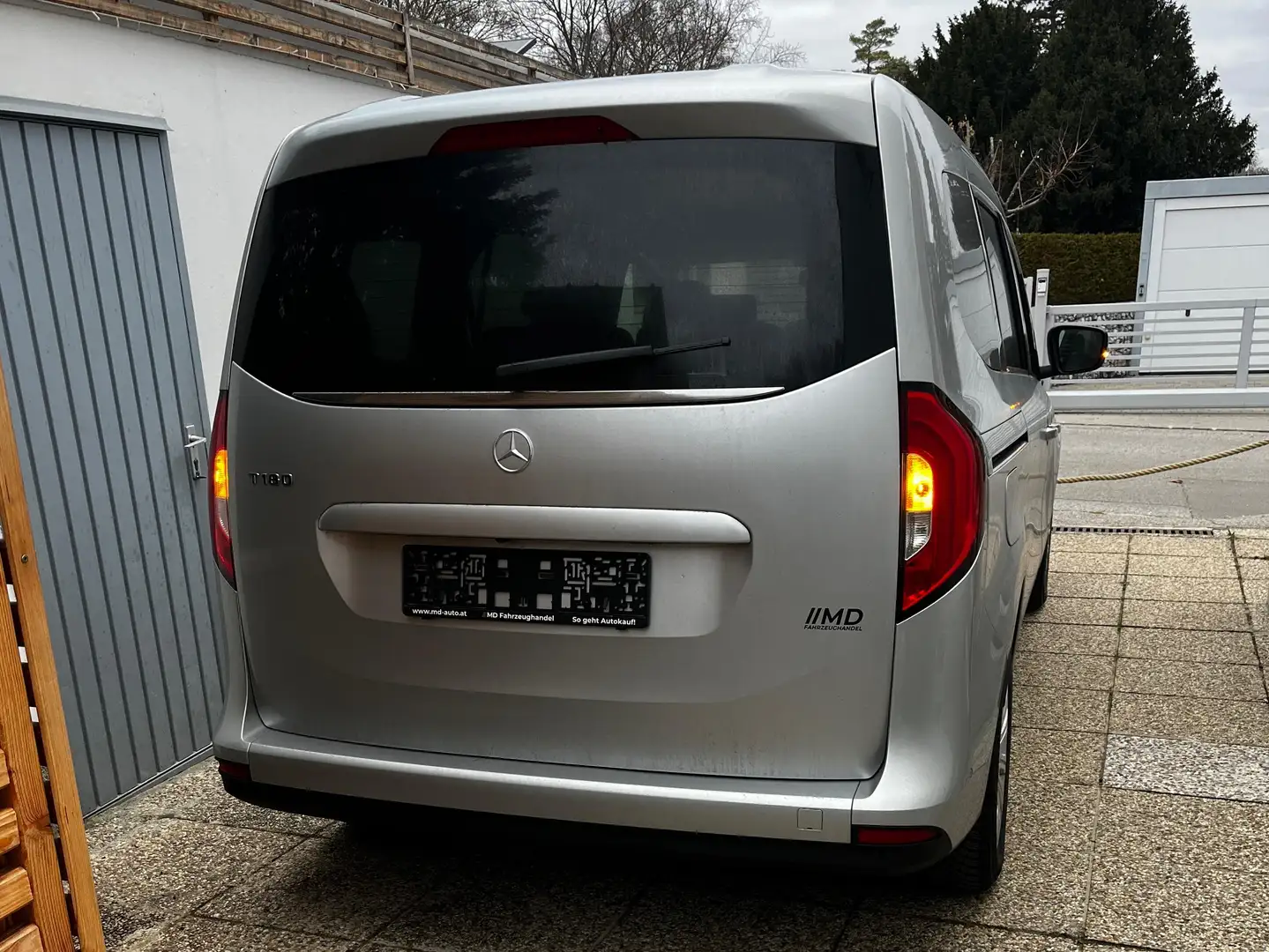 Mercedes-Benz T-Klasse T-Klasse Lang 180 Progressive Aut. Progressive Silber - 2