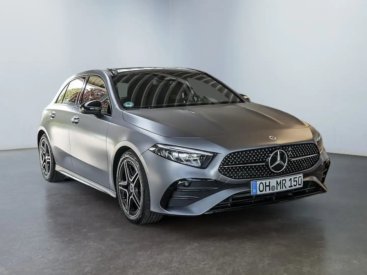 Mercedes-Benz A 220 d AMG NIGHT MEMO AHK DISTR KAMERA PANO PDC Grau - 2