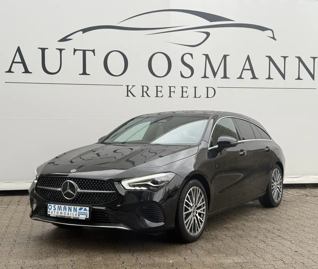 Mercedes-Benz CLA 200 d Progressive Schwarz - 1