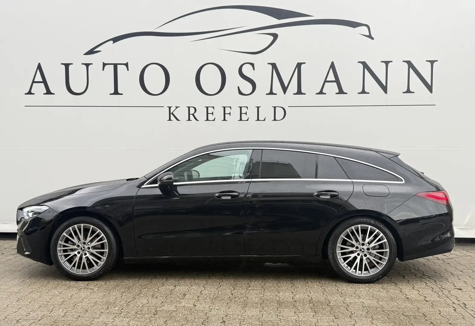 Mercedes-Benz CLA 200 d Progressive Schwarz - 2