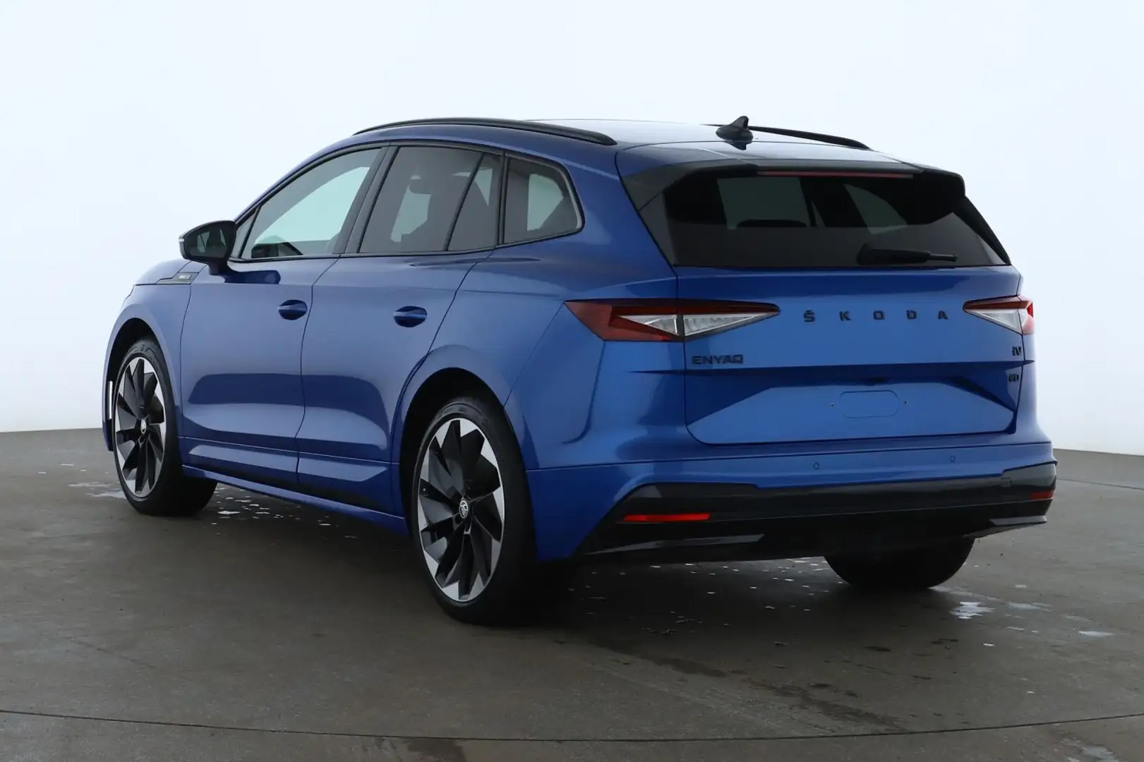 Skoda Enyaq "Sportpaket" 150kW AHK*Pano*RFK*PDC*Leder Синій - 2