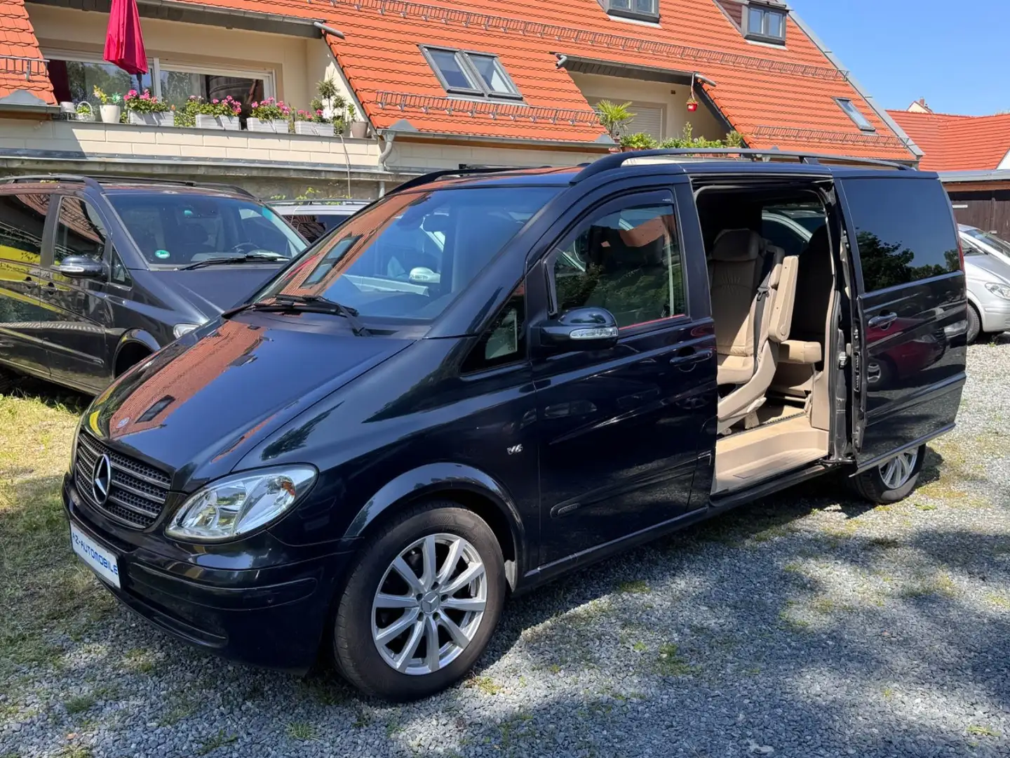 Mercedes-Benz Viano 3.0 CDI Ambiente, Leder, Tisch, SHZ, top Schwarz - 2
