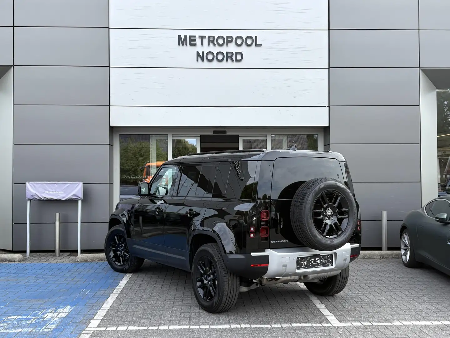 Land Rover Defender // 110 D200 S Noir - 2
