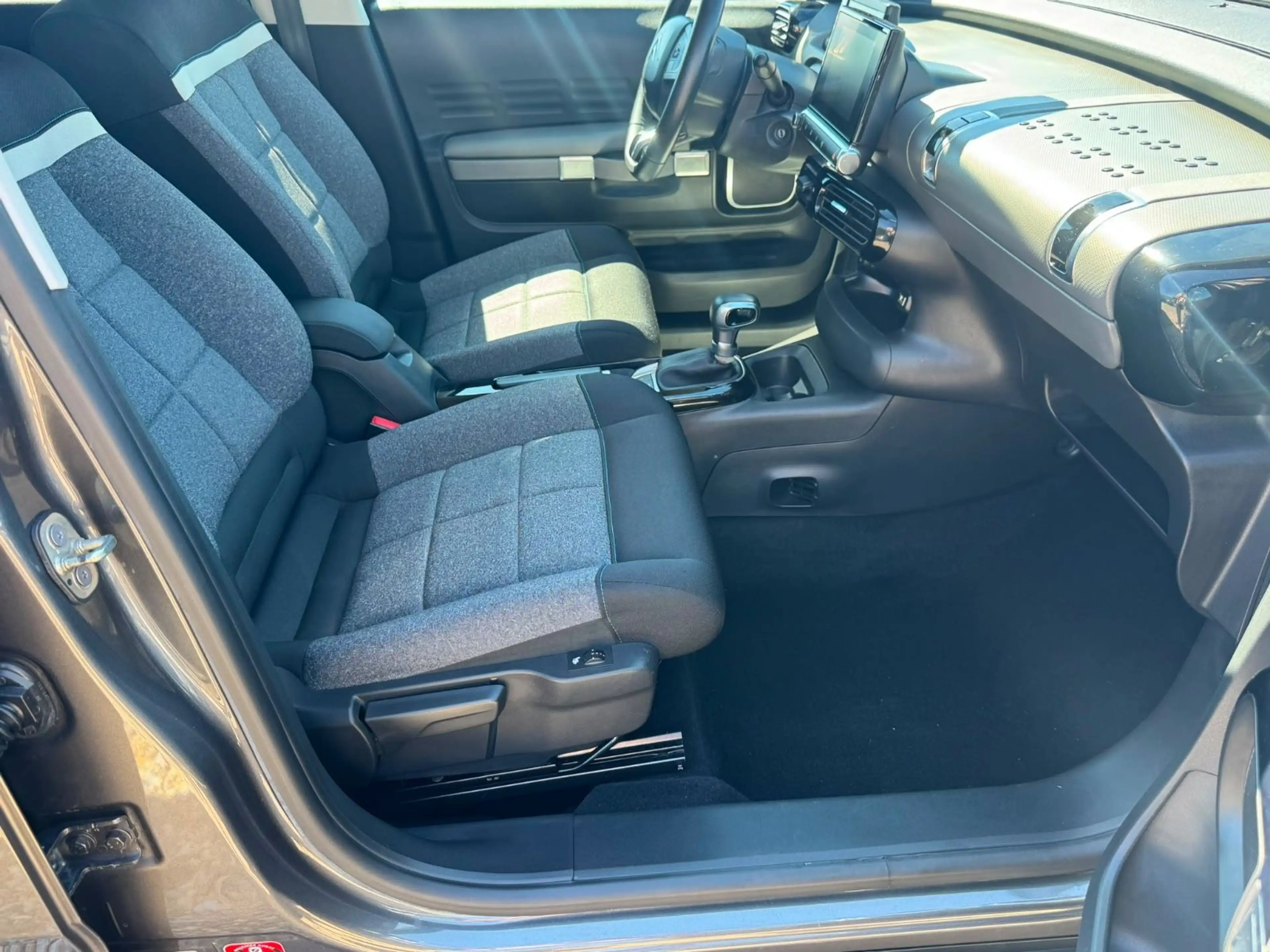 Citroen C4 Cactus Shine Automatik Navi Kamera — photo 11