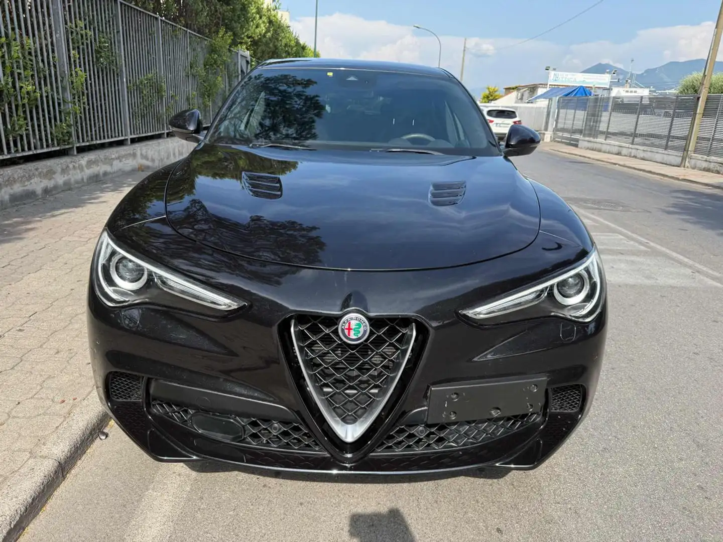 Alfa Romeo Stelvio 2.9 Bi-Turbo V6 510 CV AT8 Quadrifoglio Nero - 2
