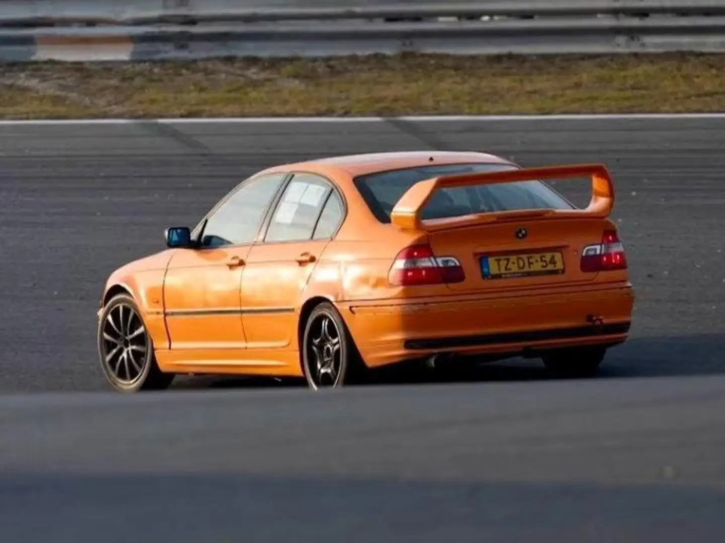 BMW 323 323i Executive Orange - 2