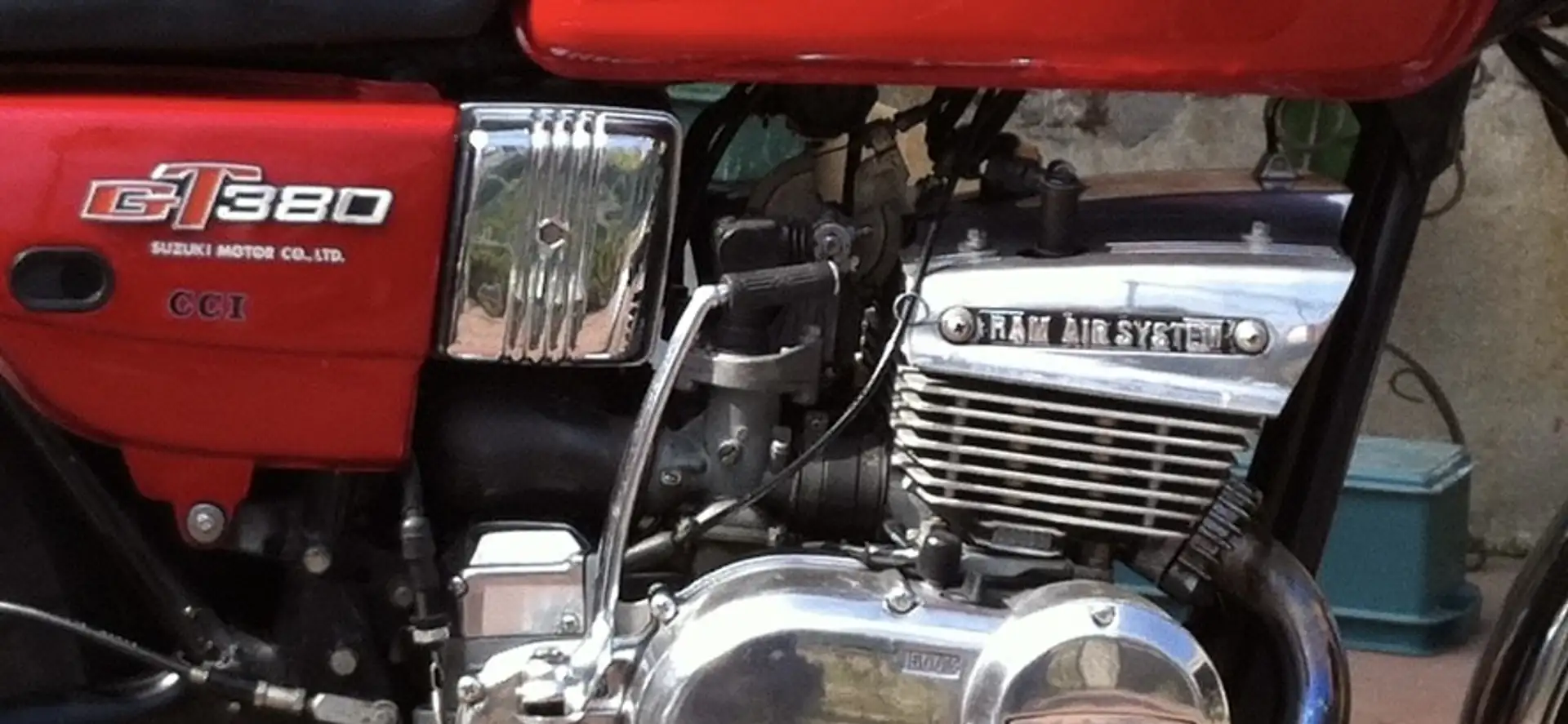 Suzuki GT 380 - 1
