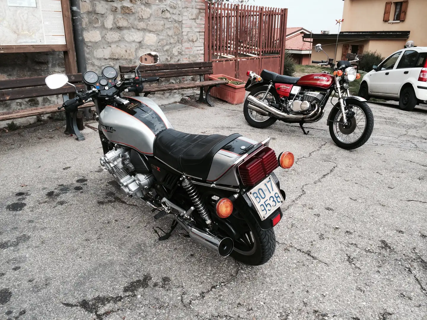 Suzuki GT 380 - 2