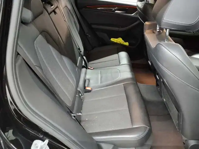 BMW X3 view 14