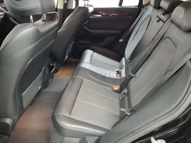 BMW X3 view 13