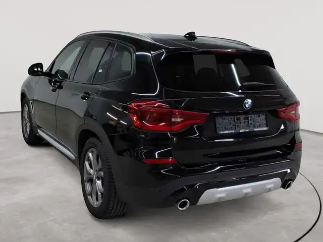BMW X3 view 5