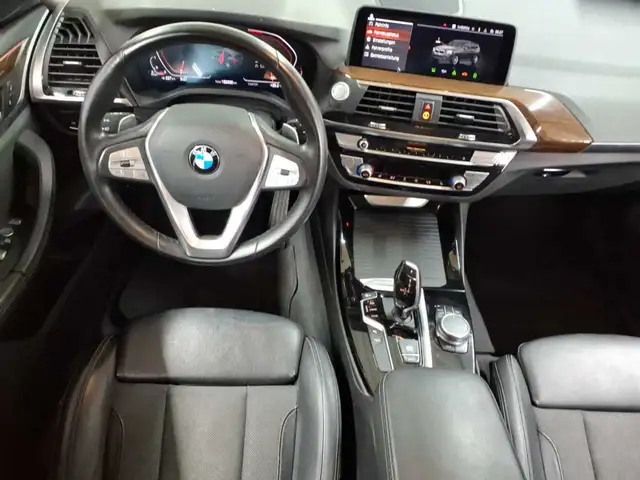 BMW X3 view 10