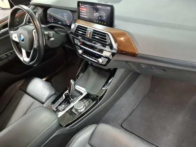 BMW X3 view 9