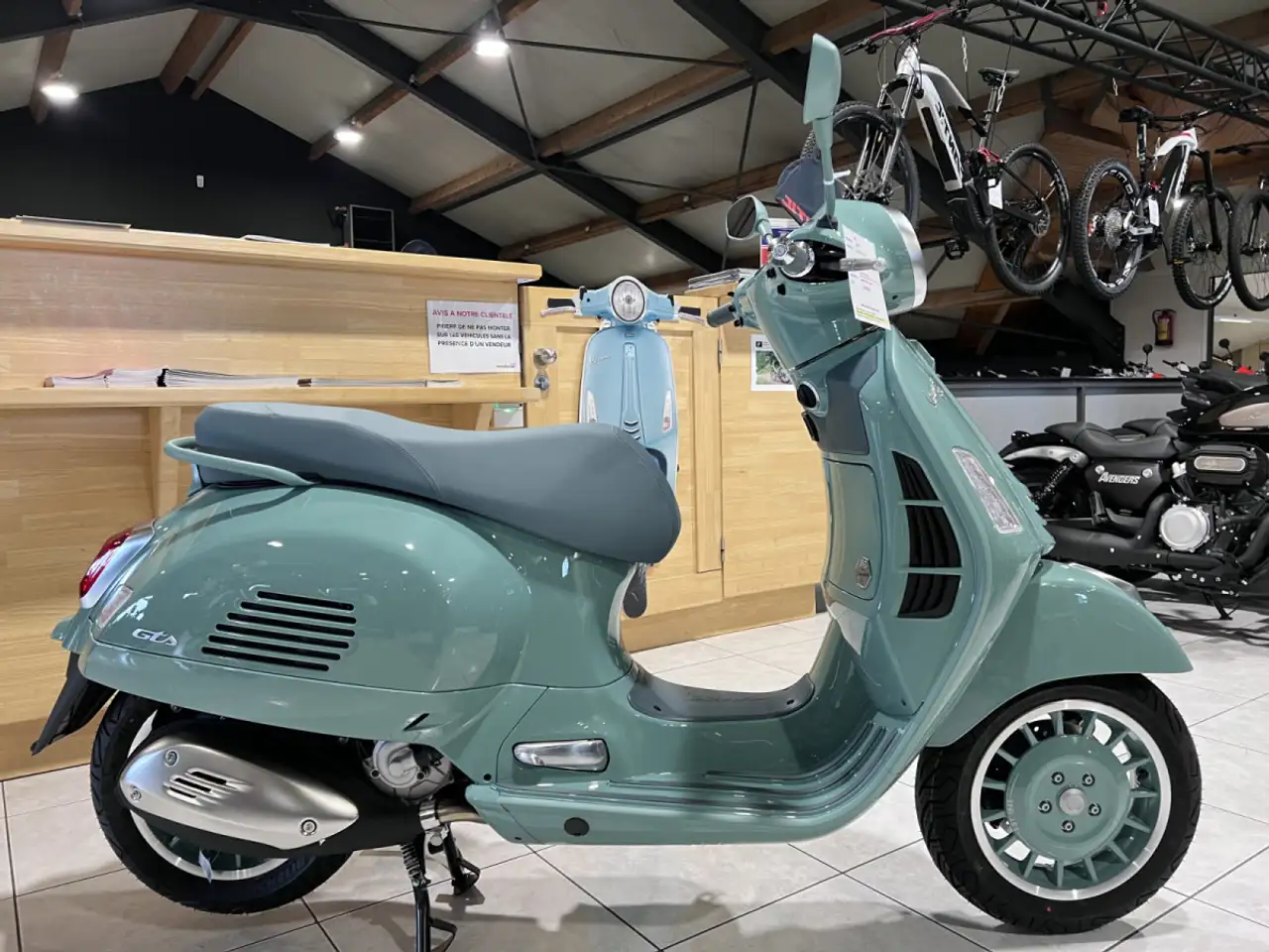 Vespa GTS 310