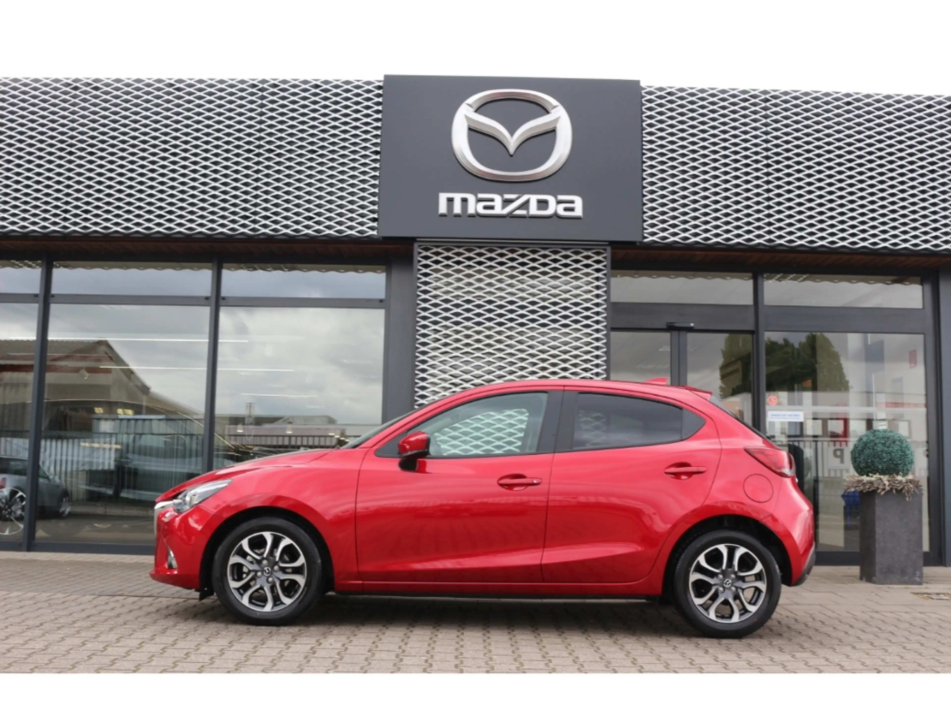 Mazda 2 SKY-G SPORTS-LINE LIC-P TEC-P NAV+GJ-RÄDER !! — photo 2