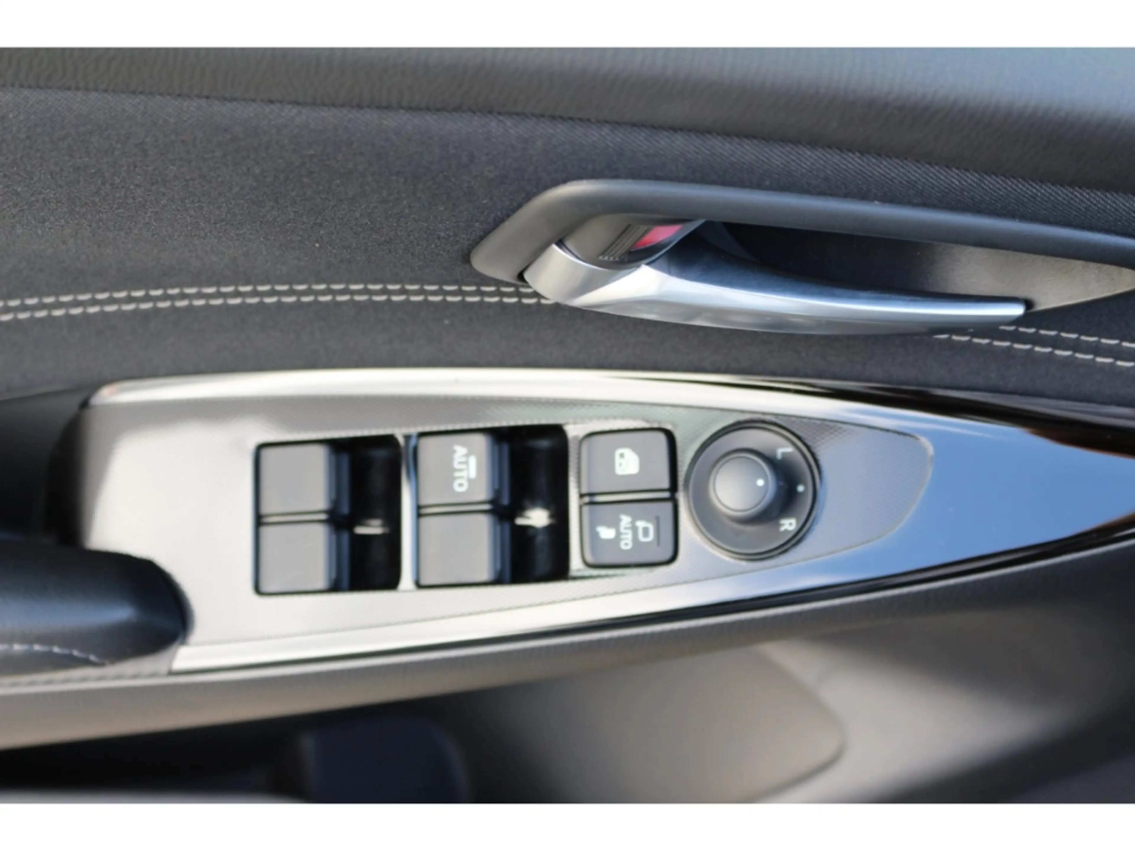 Mazda 2 SKY-G SPORTS-LINE LIC-P TEC-P NAV+GJ-RÄDER !! — photo 15
