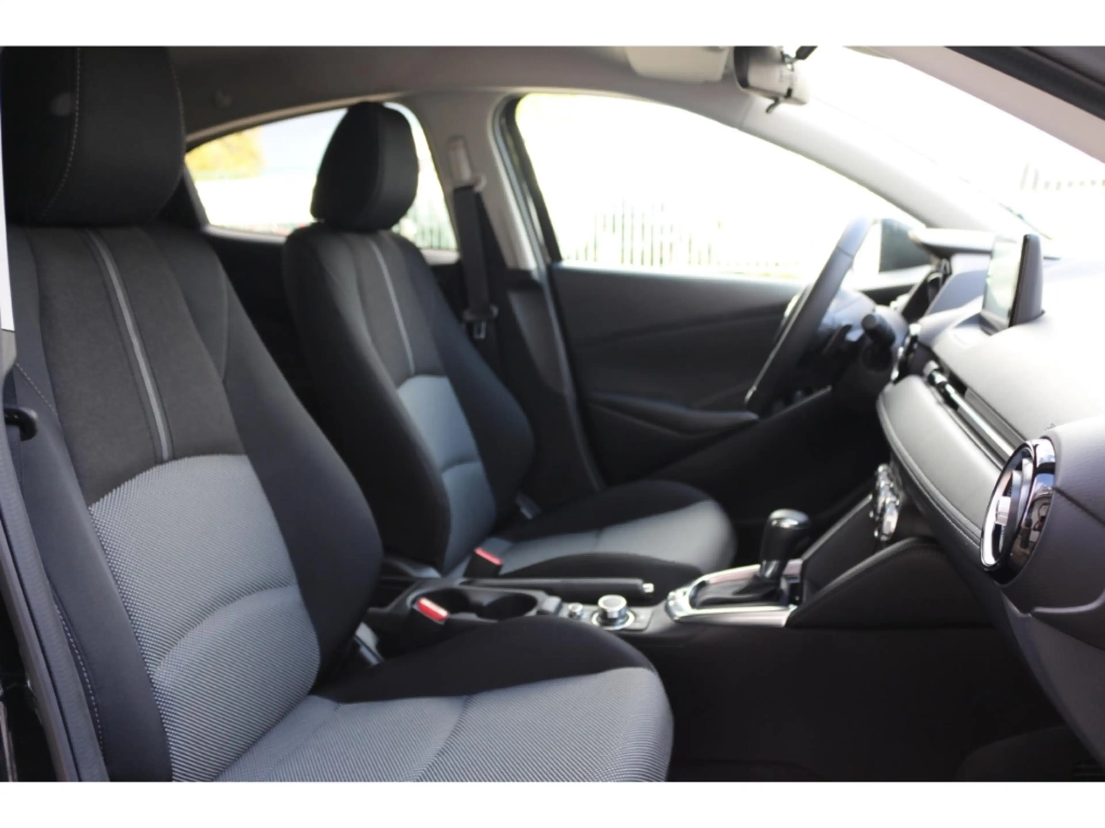 Mazda 2 SKY-G SPORTS-LINE LIC-P TEC-P NAV+GJ-RÄDER !! — photo 11