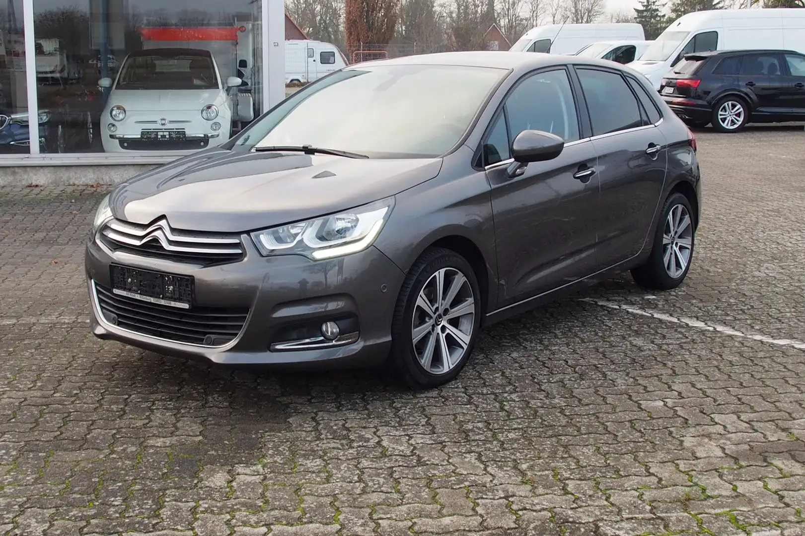 Citroen C4 Lim. Shine Automatik/Navi/Tüv 06/2027 Grau - 1