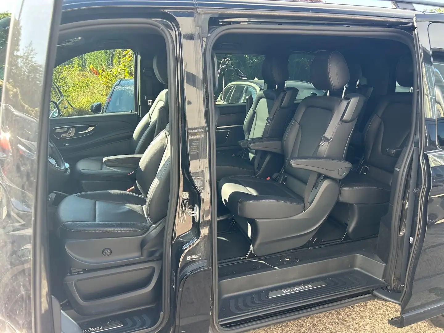 Mercedes-Benz V 300 AMG-Line Avantgarde Edition 2021 kompakt Noir - 2