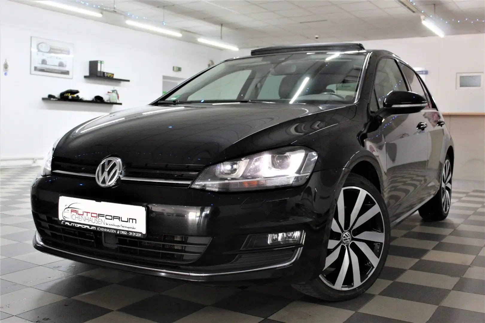 Volkswagen Golf VII Lim. Highline R-Line*Panod-Ahk-Acc* Noir - 1
